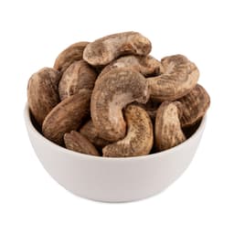 Fresh Kaju Chilka cashew kernels displayed in a bowl, showcasing their natural colour, smooth texture, and premium quality for cooking and homemade recipes.