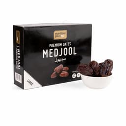 Khajur Medjol Large 500 Gms featuring large Medjool dates with soft flesh, natural sweetness, and rich caramel colour.